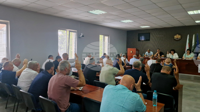 Увеличение на максималния брой на таксиметровите автомобили и решения за общинските бюджет и собственост приеха съветниците в Омуртаг