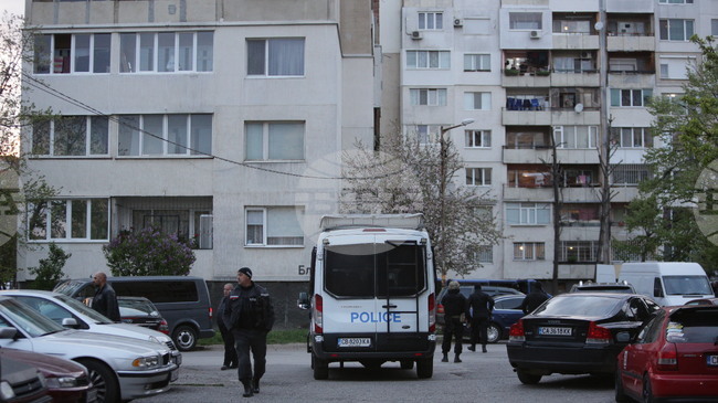 Девет автомобила са с нарязани гуми в столичния квартал „Люлин“, задържан е мъж на 37 години