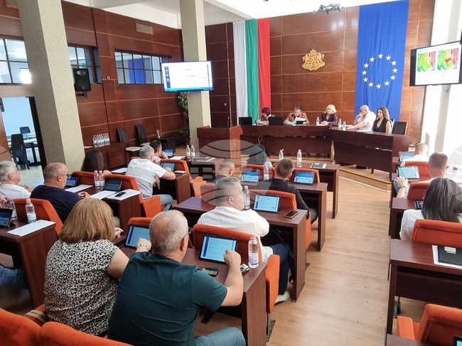 Общинският съвет в Пещера одобри отчета за касовото изпълнение на бюджета на Общината за 2025 година