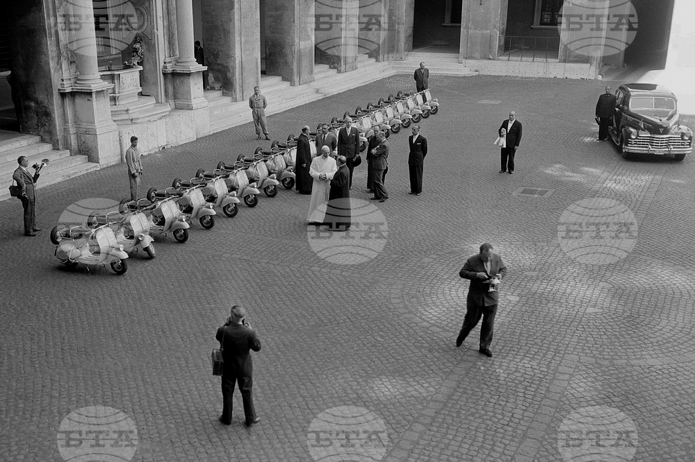 Italy Vespa 80 Years