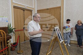 Ловеч - фотоизложба - „Лица на изкуството на ХХ век“