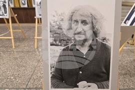 Ловеч - фотоизложба - „Лица на изкуството на ХХ век“