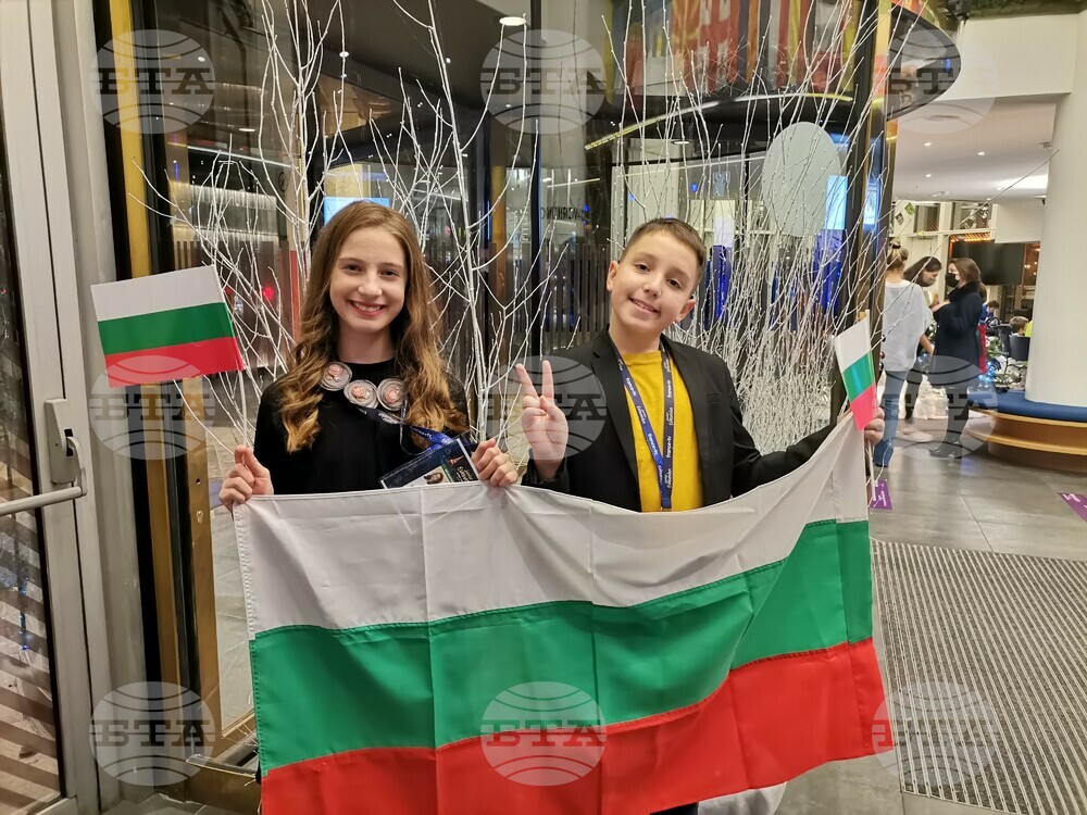 Българските представители на детската "Евровизия" вече са в Париж
