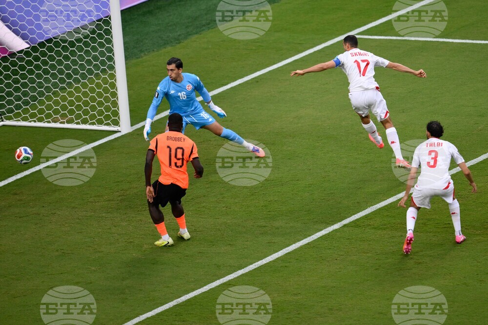 Netherlands Tunisia WCup Soccer