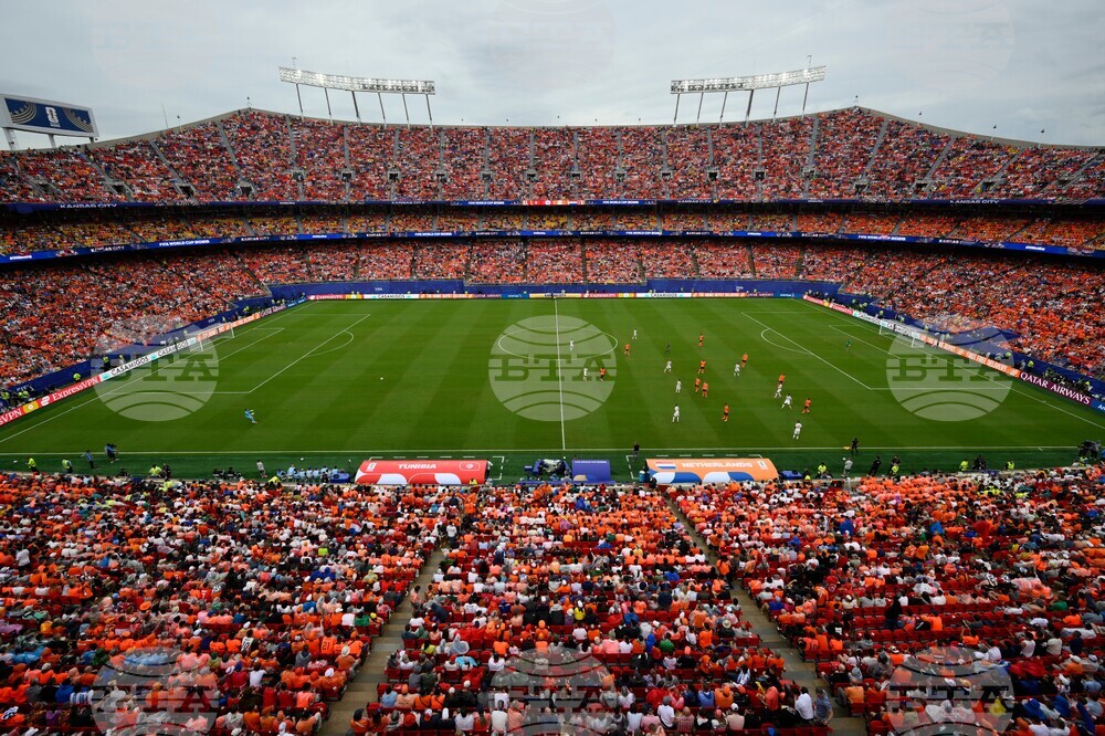 Netherlands Tunisia WCup Soccer