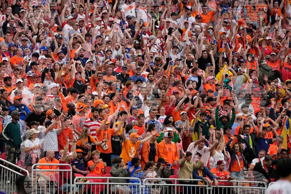 Netherlands Tunisia WCup Soccer