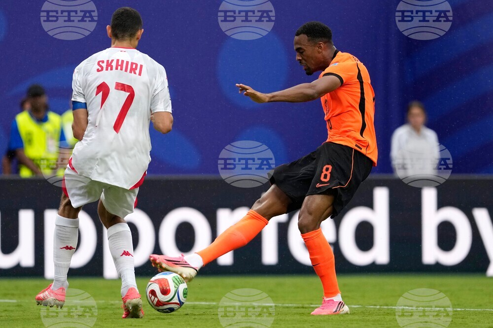 Netherlands Tunisia WCup Soccer