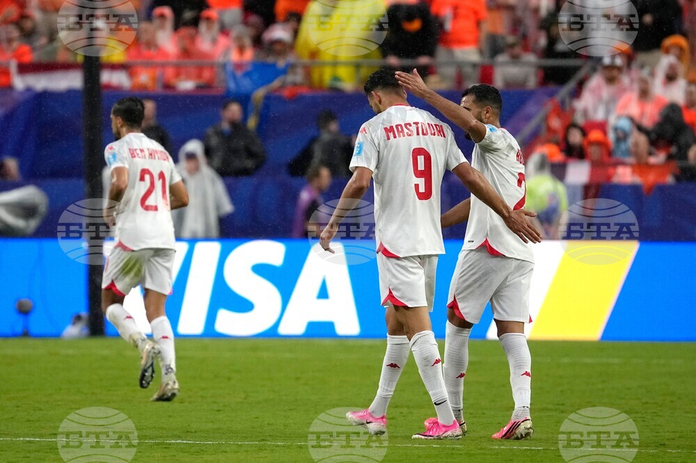Netherlands Tunisia WCup Soccer