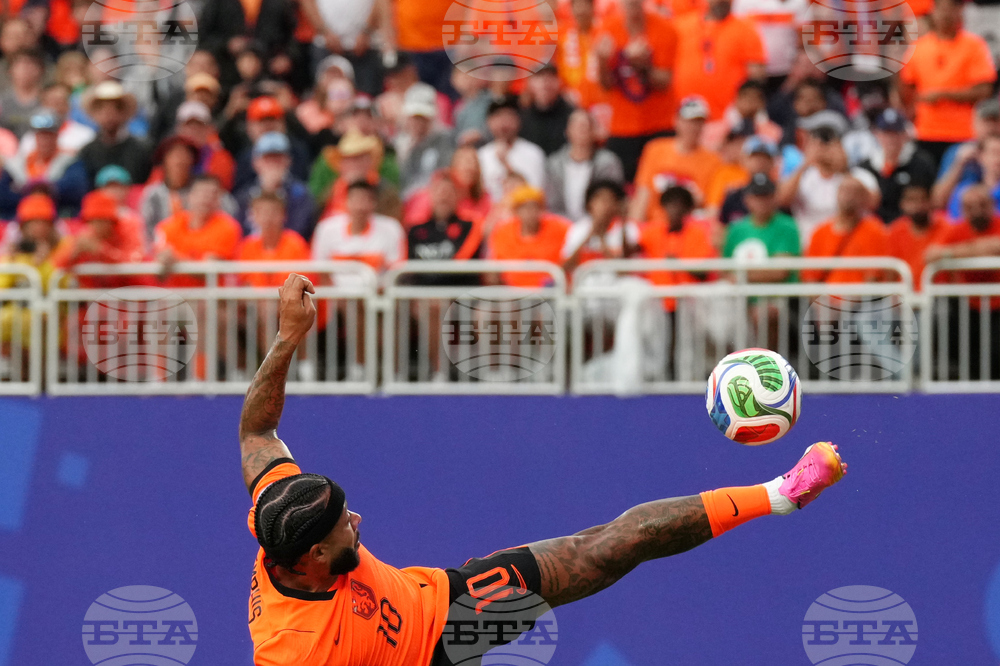 Netherlands Tunisia WCup Soccer