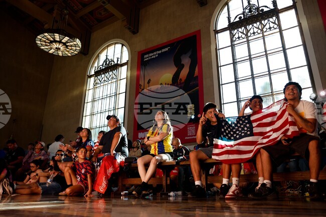 Los Angeles WCup Soccer Reaction