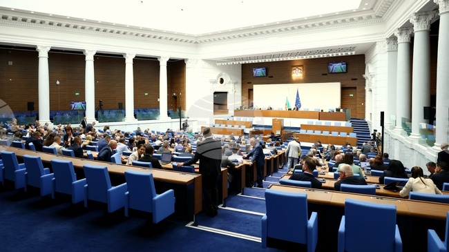 Депутатите ще обсъдят проекти на решения за промени в състава на постоянни парламентарни комисии