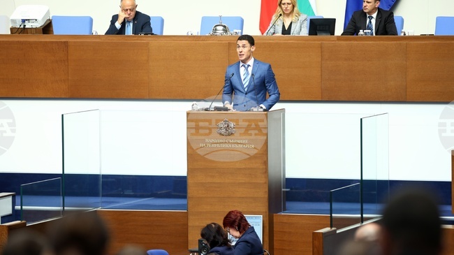 Разходите на предишните управляващи бяха по-ниски „на хартия“, защото скриха сметките в чекмеджетата, заявиха от „Прогресивна България“
