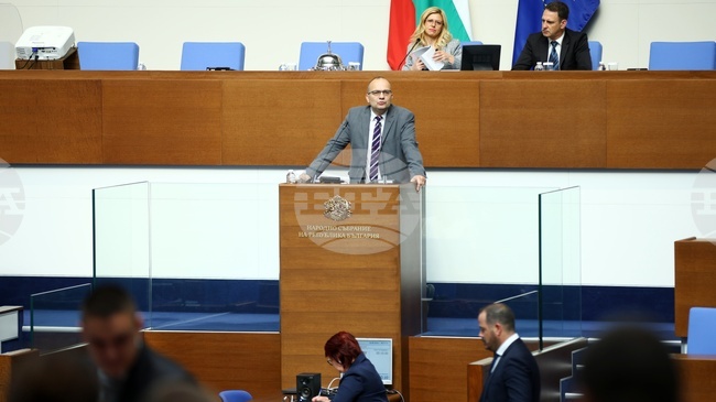 Бюджетът, представен от„Прогресивна България“, е един от най-лошите и тревожните от години, казаха от "Демократична България"