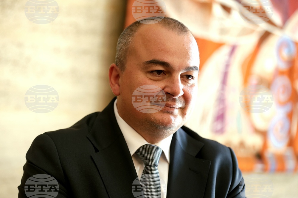Държавата трябва да помага на земеделците с пазар, а не само със субсидии, заяви министърът на земеделието Пламен Абровски 