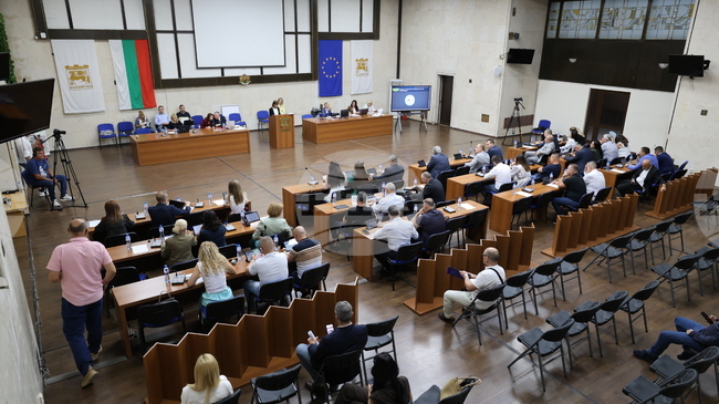Отчета за изпълнението на бюджета на общината за 2025 година и повече места в детски градини гласуваха общинските съветници в Благоевград