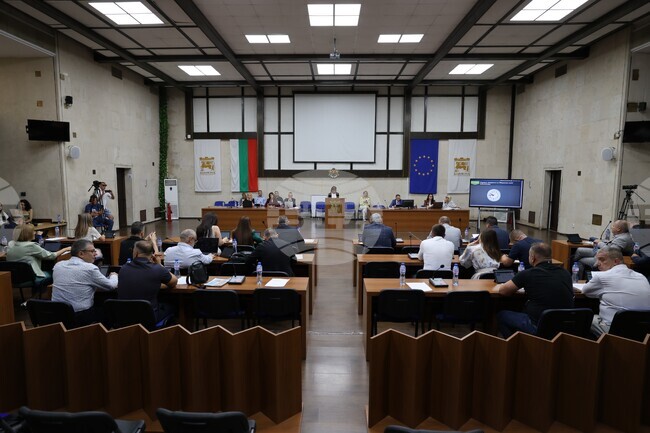 Прекратяване дейността на общинско дружество и промяна в управлението на общинско предприятие гласуваха общинските съветници в Благоевград