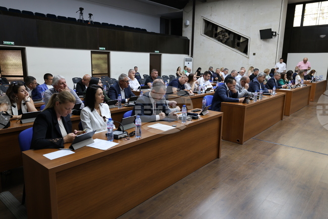 Общинските съветници в Благоевград приеха общинското дружество „Общинско имущество“ да поеме управлението на пазара в града