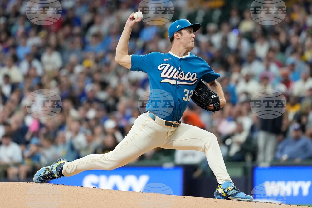 Cubs Brewers Baseball