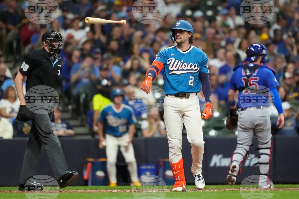 Cubs Brewers Baseball