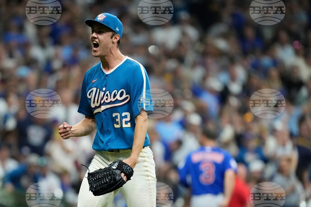 Cubs Brewers Baseball