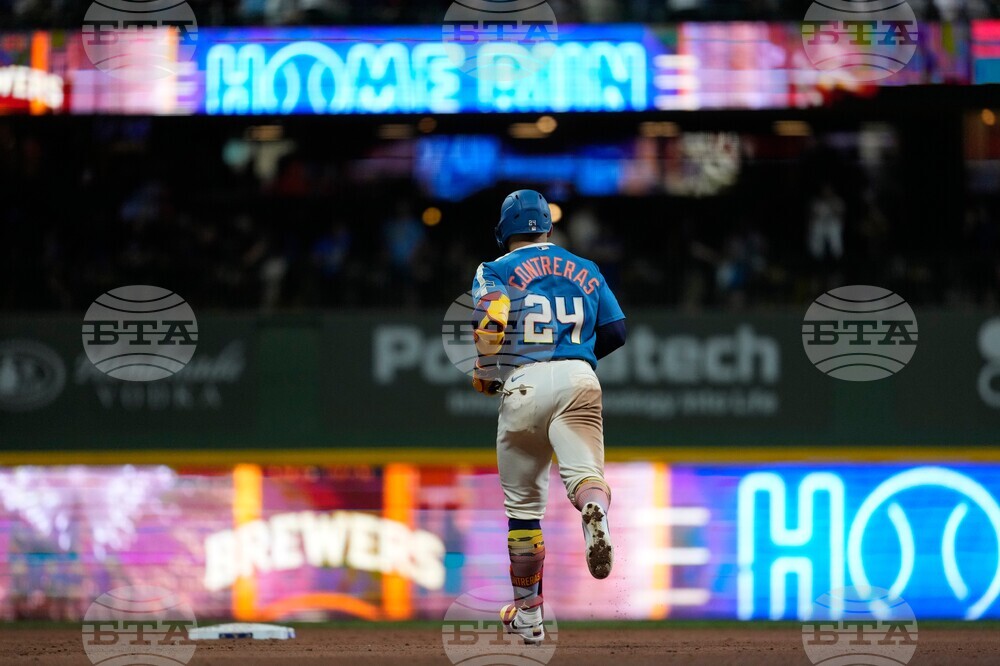 Cubs Brewers Baseball