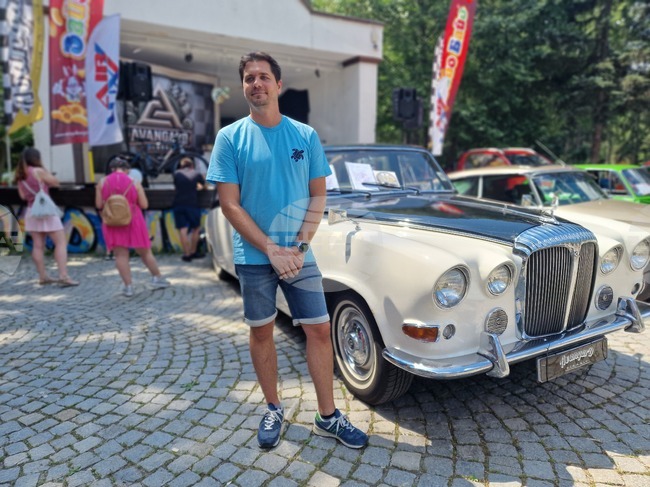 Daimler от 1969 г. взе Купата на кмета от седмото издание на „Алея на класиката“ в Перник