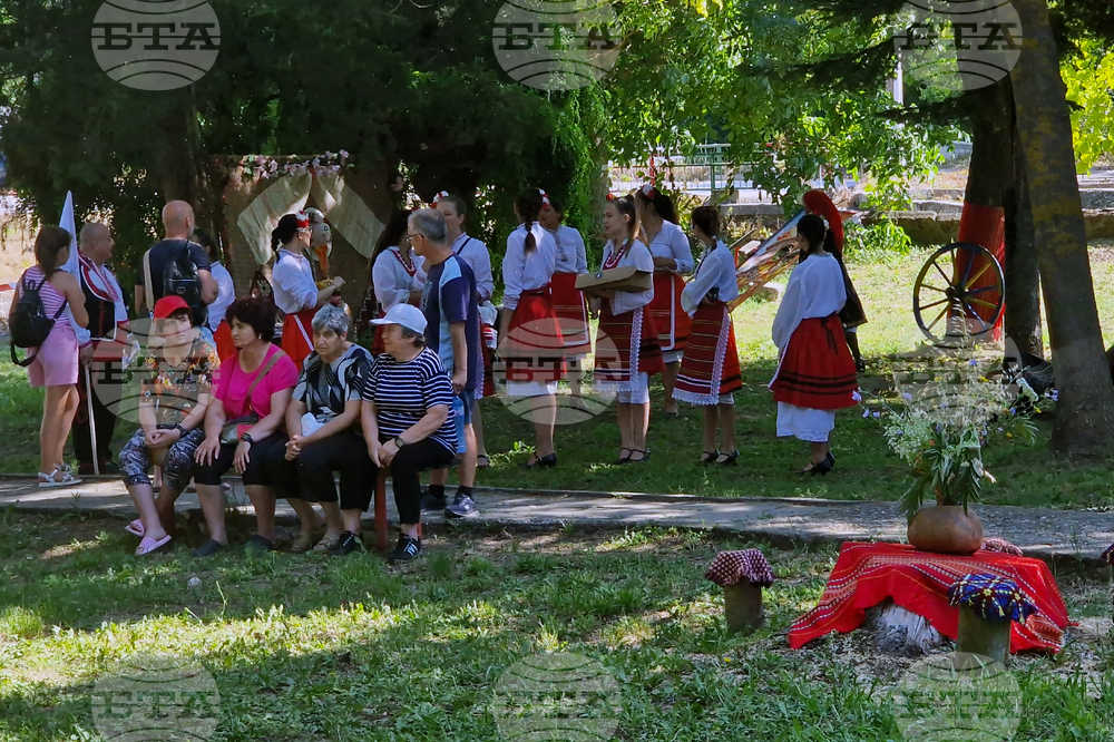 Село Юпер - фолклорен събор - „Вълшебна плетеница - живи човешки съкровища“