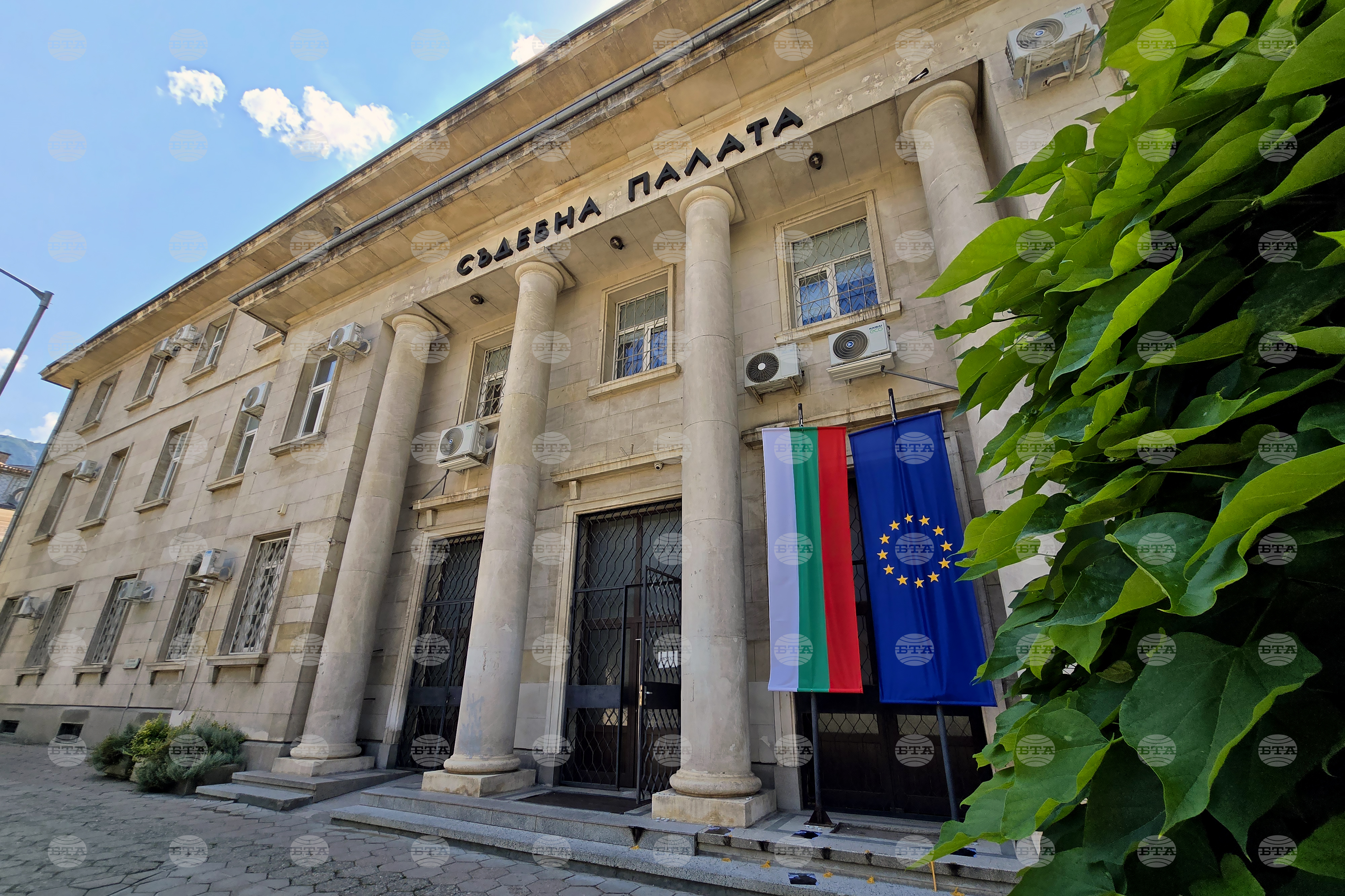 Съдът във Враца постанови 15 месеца лишаване от свобода за мъж, обвинен в държане на наркотици с цел разпространение