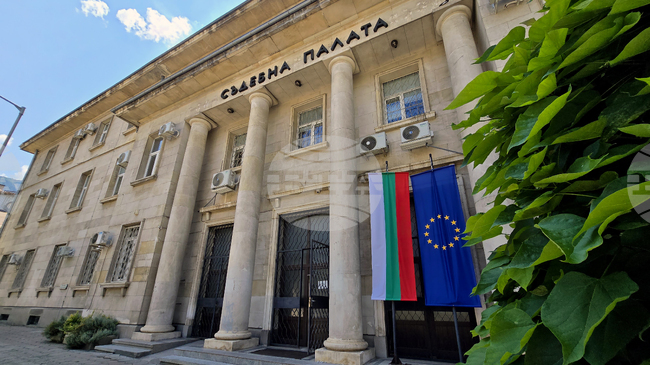 Съдът във Враца постанови 15 месеца лишаване от свобода за мъж, обвинен в държане на наркотици с цел разпространение 