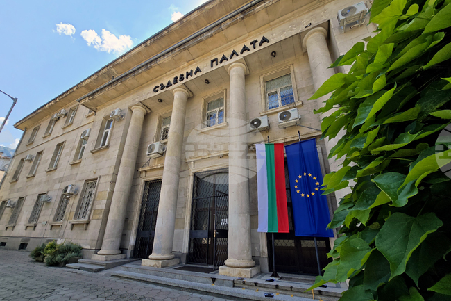 Съдът във Враца постанови 15 месеца лишаване от свобода за мъж, обвинен в държане на наркотици с цел разпространение 