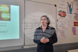 Франция - Париж - международен конкурс по четене на български език „Аз Буки Веди“ - среща с актрисата Ваня Донева