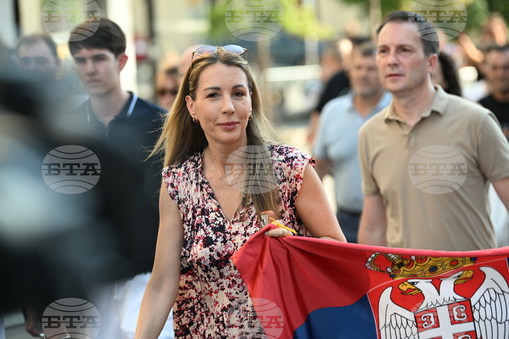 Сърбия - митинг на управляващата Сръбска прогресивна партия