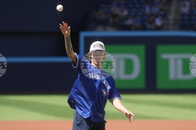 Rangers-Blue Jays Baseball