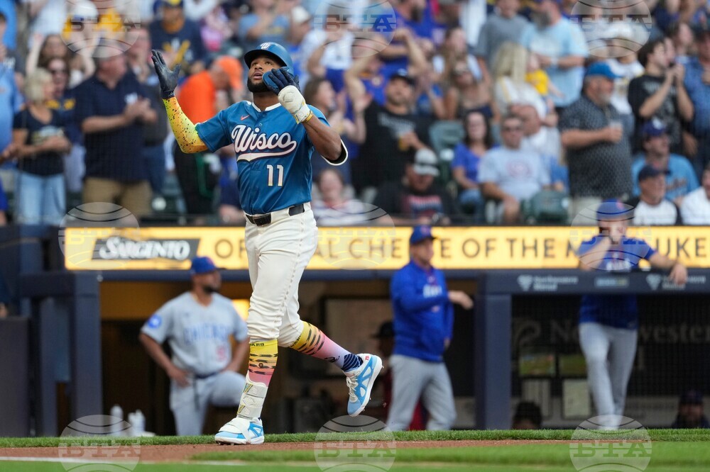 Cubs Brewers Baseball