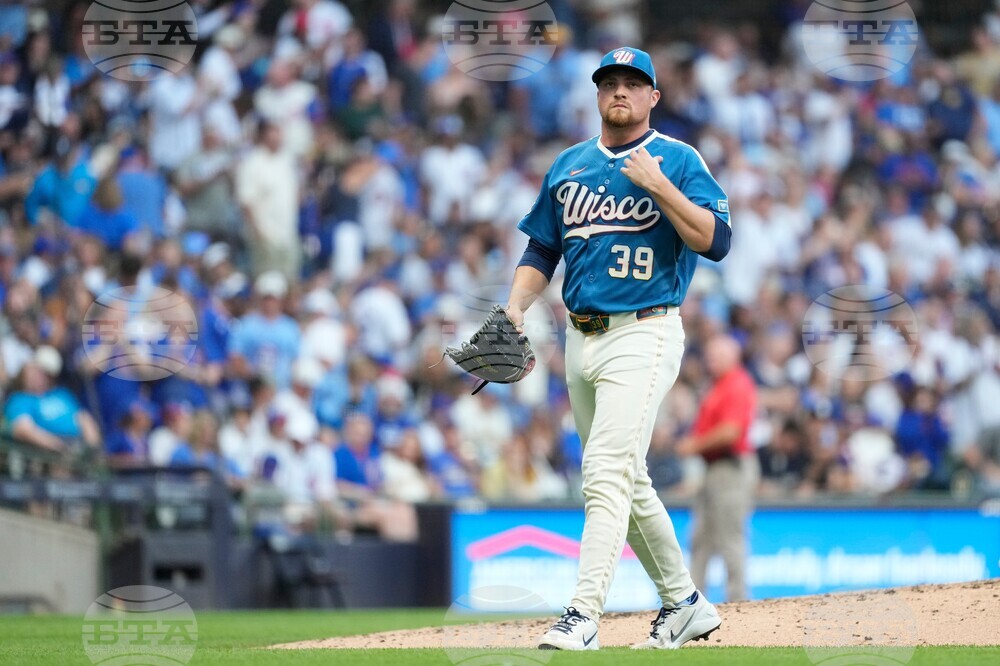 Cubs Brewers Baseball