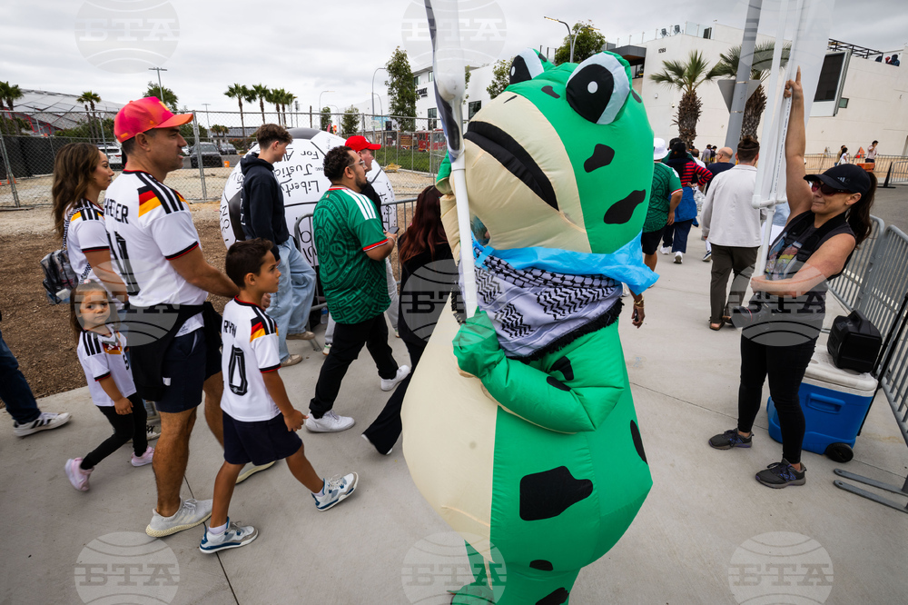 Los Angeles WCup Soccer Reaction