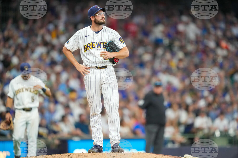 Cubs Brewers Baseball