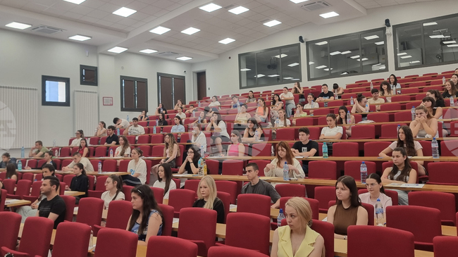 В Медицинския университет в Плевен се провеждат конкурсните изпити за специалностите „Медицина“, „Фармация“ и „Ветеринарна медицина“