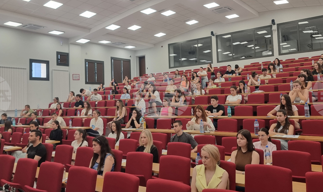 В Медицинския университет в Плевен се провеждат конкурсните изпити за специалностите „Медицина“, „Фармация“ и „Ветеринарна медицина“