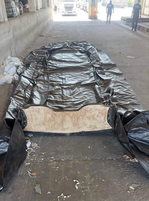 Customs Officials Seize 25 Contraband Inflatable Boats at Lesovo Checkpoint