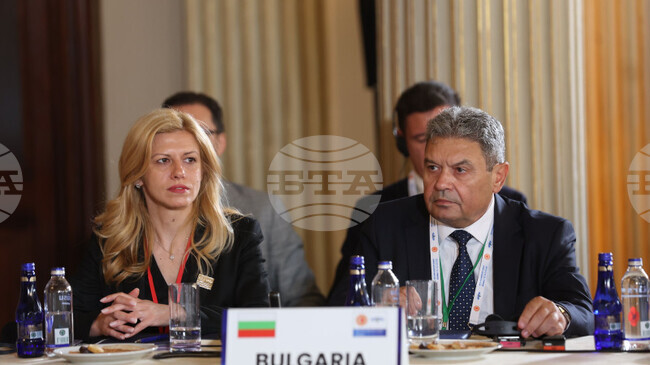 Истинската сила на НАТО се измерва с ролята му в усилията за мир и сигурност по света, каза председателят на НС Михаела Доцова в Истанбул