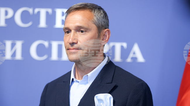 Президентът на БФБокс Красимир Инински се вълнува по време на подготовката за предстоящото Европейско първенство в София