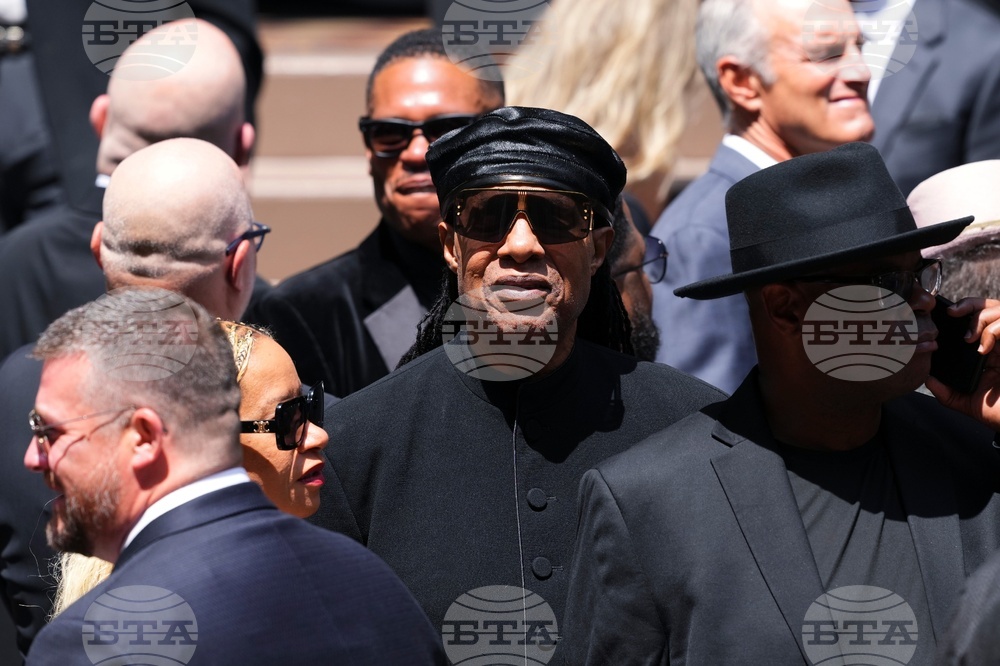 Clive Davis Funeral