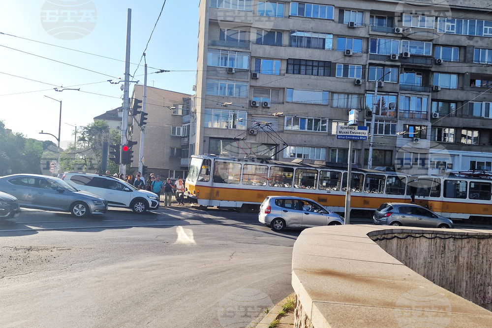 Аварирал трамвай