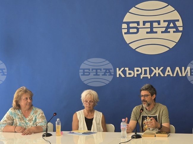 Трябва да се отделя повече внимание на автори като Пенчо Славейков, които да задълбочат интереса на учениците, смята преподавателят Надежда Карагьозова