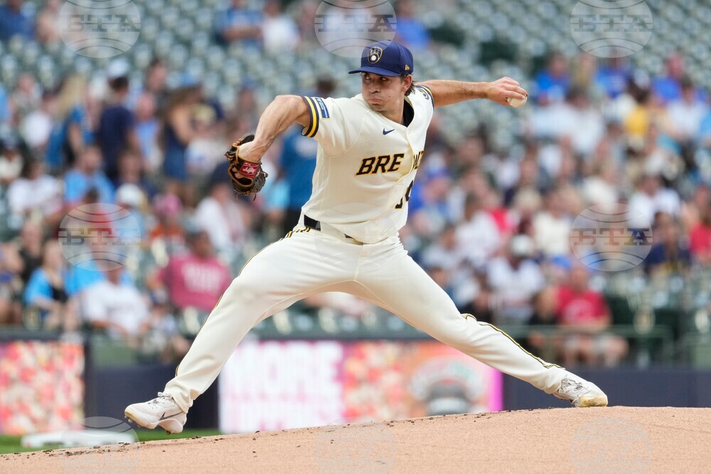 Reds Brewers Baseball