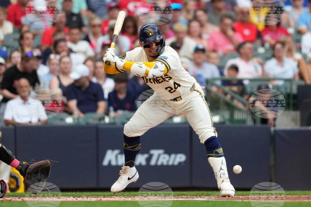Reds Brewers Baseball