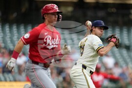 Reds Brewers Baseball