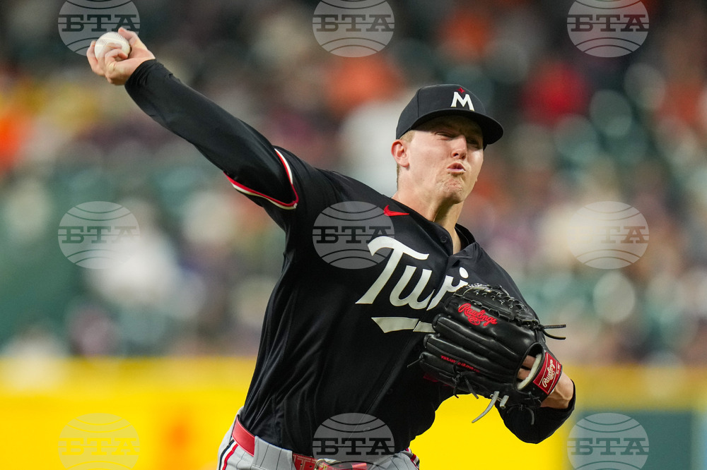 Twins Astros Baseball