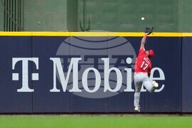 Reds Brewers Baseball